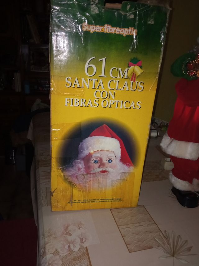 MUÑECO PAPA NOEL CON SU CAJA Y TIENE LUCES
