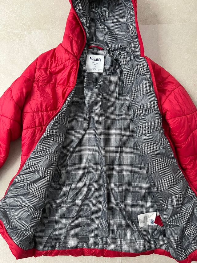 Abrigo rojo con capucha Primigi niña 7 años 124cm