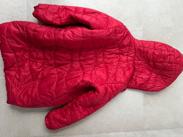 Abrigo rojo con capucha Primigi niña 7 años 124cm