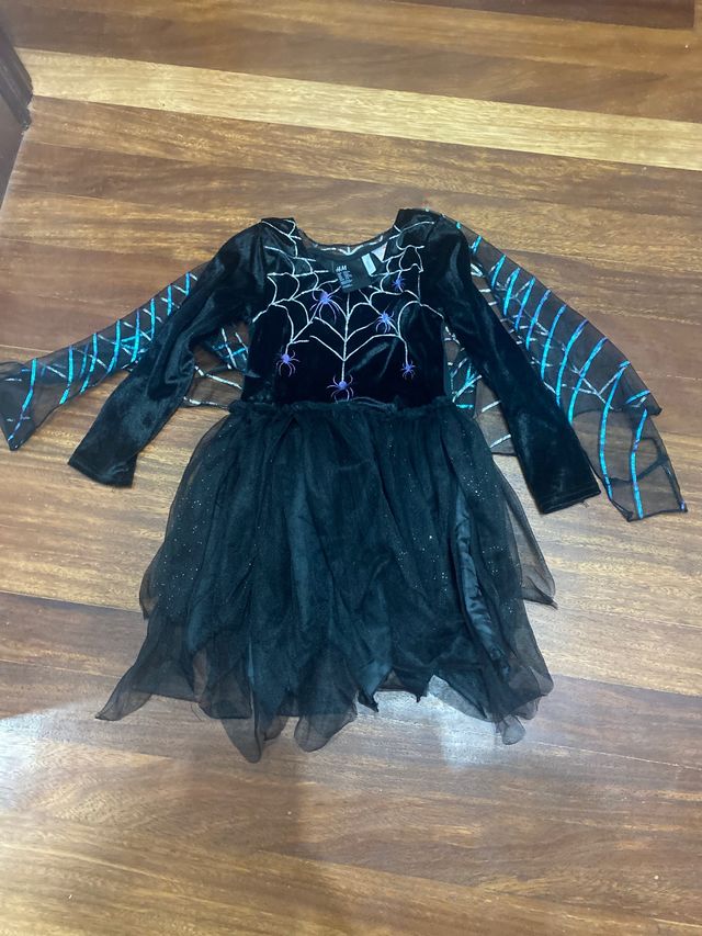 Disfraz infantil talla 4-6 años. de h&m.