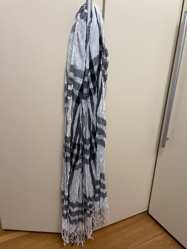 pañuelo cuadros blanco y negro