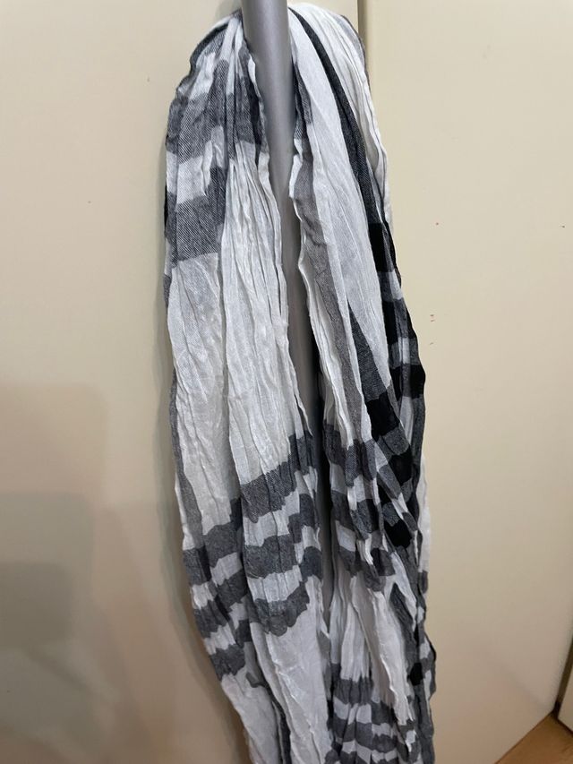 pañuelo cuadros blanco y negro