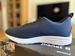 A estrenar. Ecoalf zapatillas. Modelo Oregon. T 46
