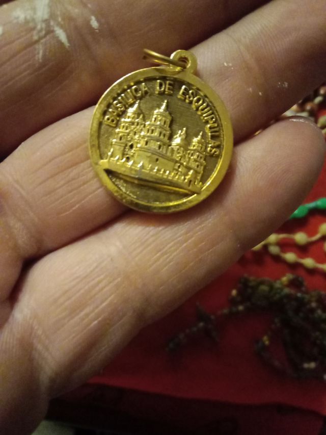 LOTE RELIGIOSO ROSARIOS ,MEDALLA , SANTO