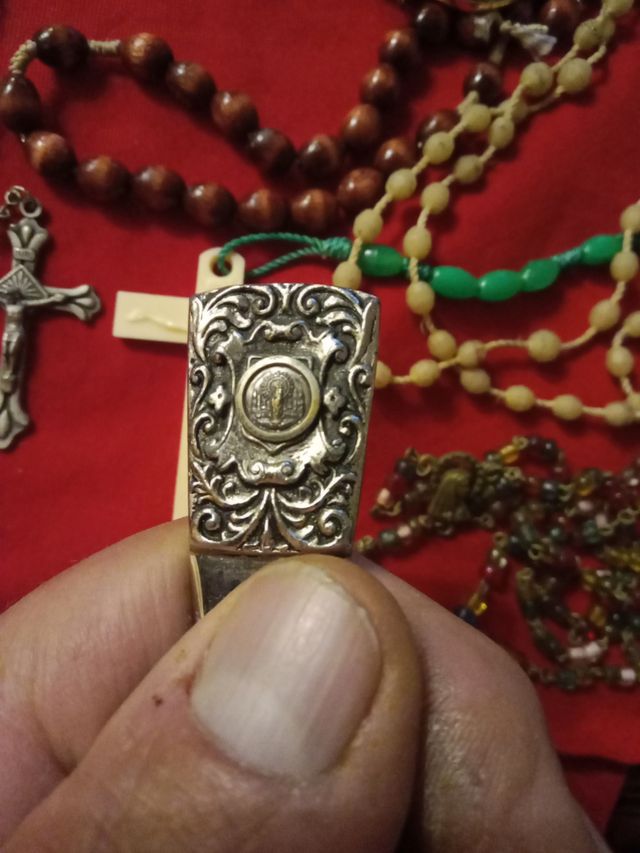 LOTE RELIGIOSO ROSARIOS ,MEDALLA , SANTO