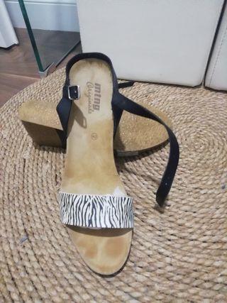sandalias de cuña de piel marca mustang
