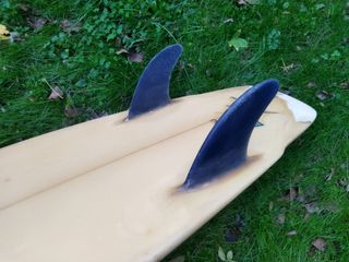 Twin fin retro