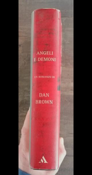 Libro Angeli e Demoni di Dan Brown 