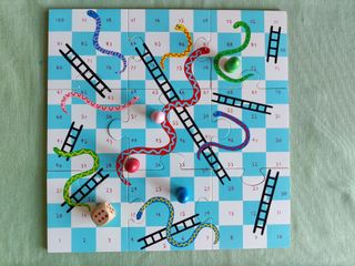 Juego de mesa Serpientes y escaleras 4+ 