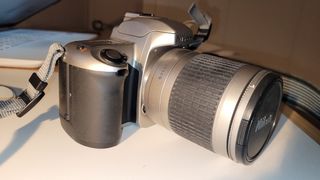 Nikon F65 + Nikkor 28-100 mm y más