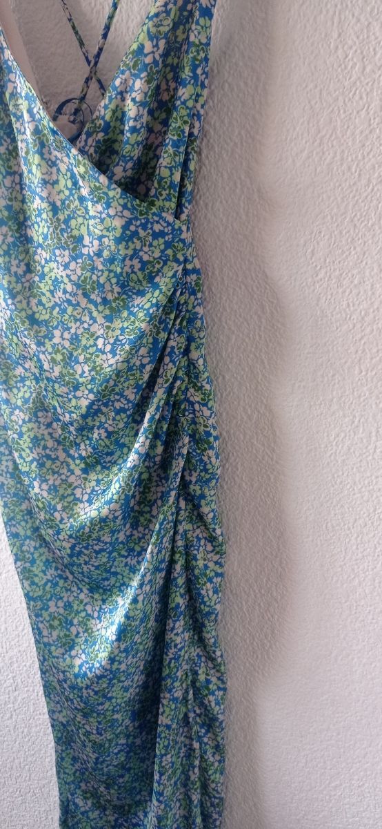 Vestido XS de Raso Pull&bear sin estrenar