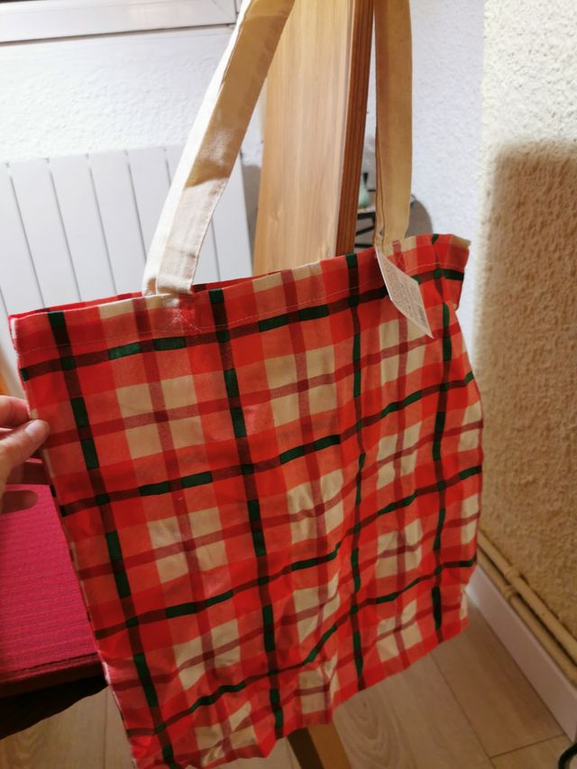 Tote bag