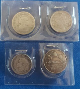 3 MONEDAS Y 1 FICHA ANTIGUAS