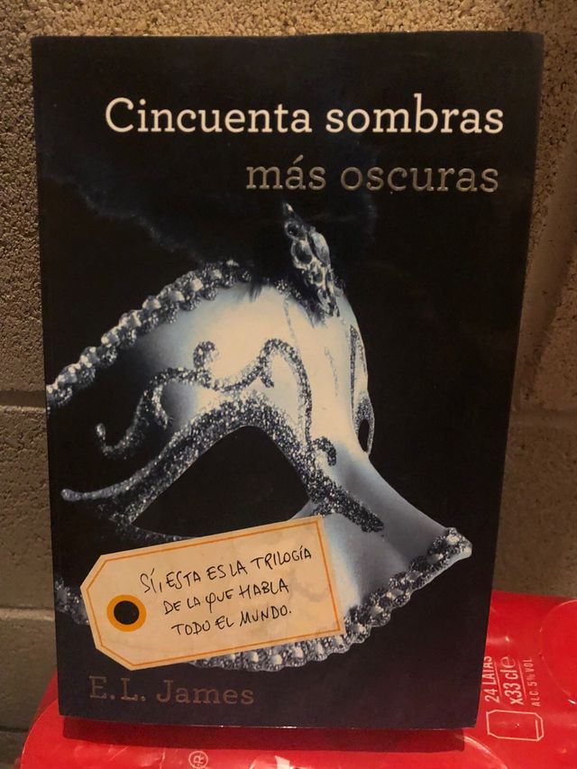 Libro Cincuenta sombras..más oscuras