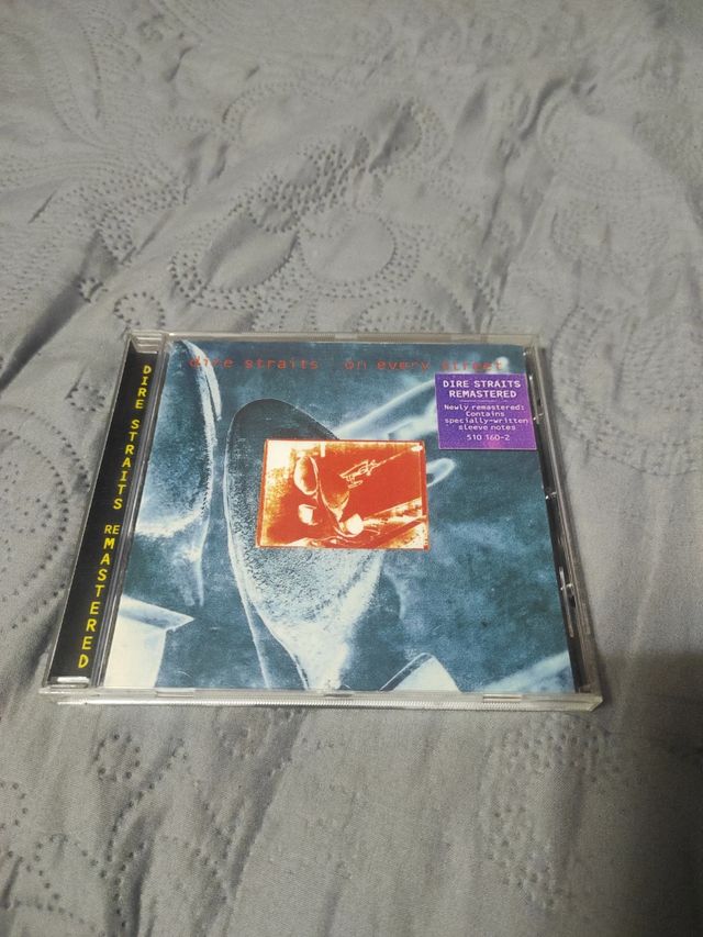 Diré straits ..on every street