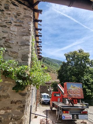 COLOCACIÓN Y REPARACION DE CANALONES 
