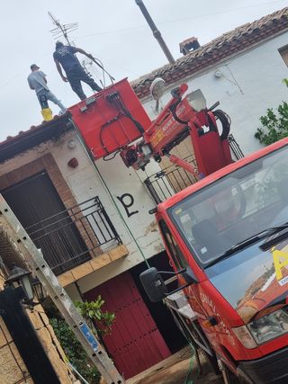 COLOCACIÓN Y REPARACION DE CANALONES 