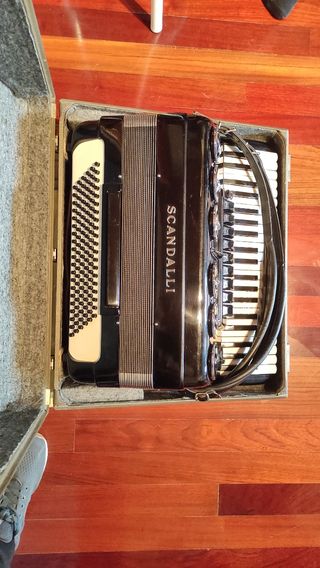 Acordeón Scandalli