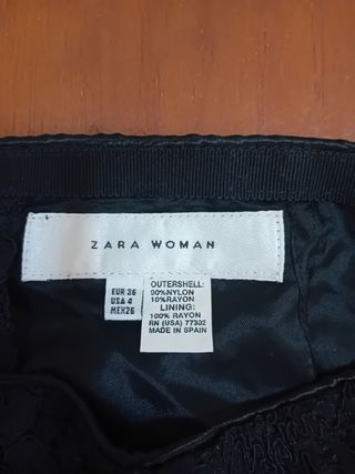 E070-Falda encaje negra talla 36