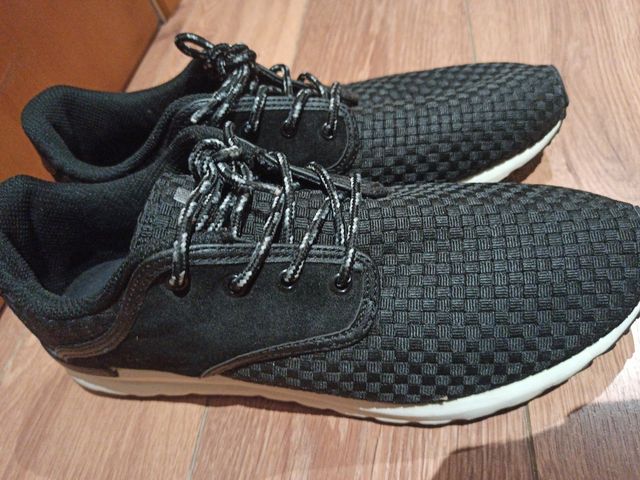 Tenis PULL&BEAR Super light N. 45