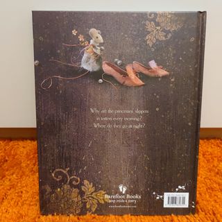 Cuento en inglés "The Twelve Dancing Princesses"