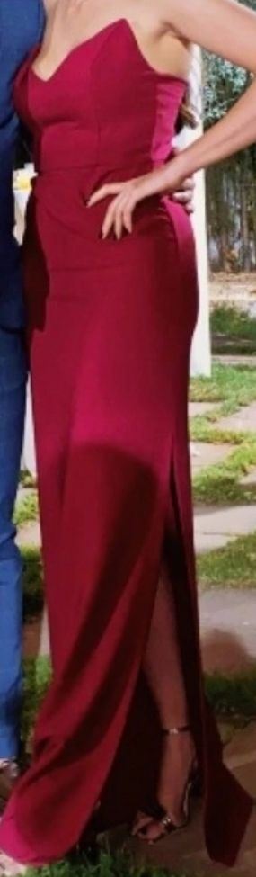 Vestido de fiesta color burdeos L40