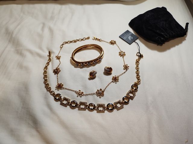 Collares, Pendientes y Pulsera Swarovski