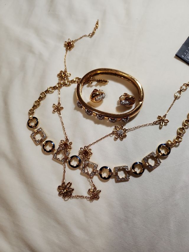 Collares, Pendientes y Pulsera Swarovski