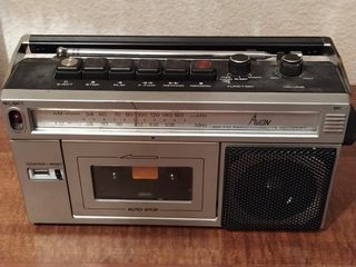 Transistor antiguo Sanyo 9F-823