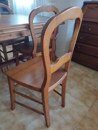 Mesa madera y sillas