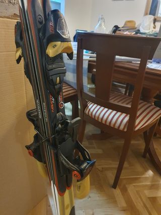 Esquís y bastones