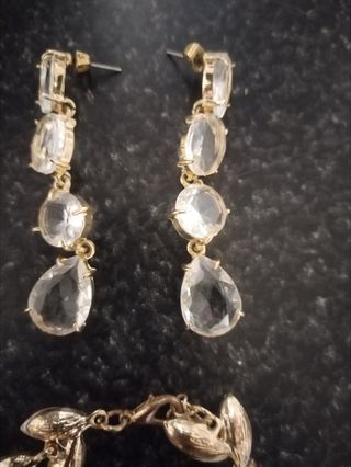 Bisuteria Collar, pendientes y pulsera 