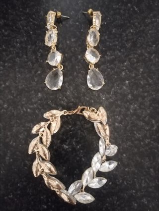 Bisuteria Collar, pendientes y pulsera 
