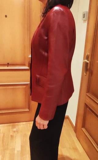 Chaqueta de piel granate
