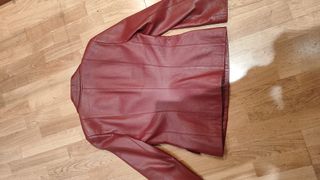 Chaqueta de piel granate