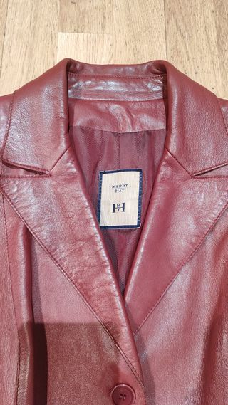 Chaqueta de piel granate