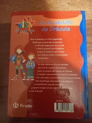 KIKA Superbruja en el castillo de Drácula