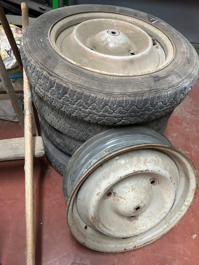 llanta citroen 2cv aks 400