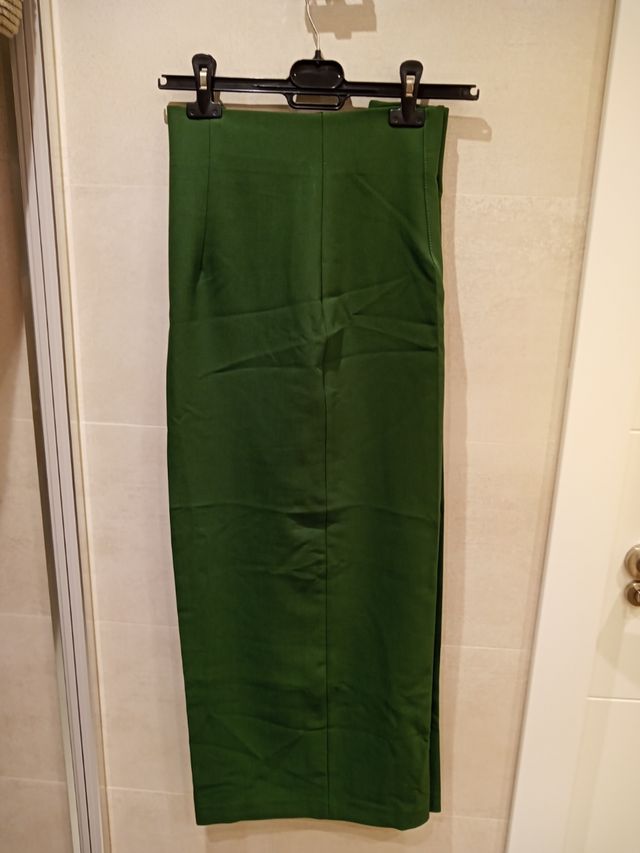 Pantalón Verde ancho.Mujer.ZARA