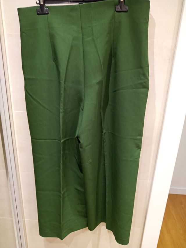 Pantalón Verde ancho.Mujer.ZARA
