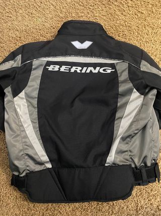 Chaqueta moto con protecciones