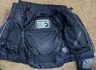 Chaqueta moto con protecciones
