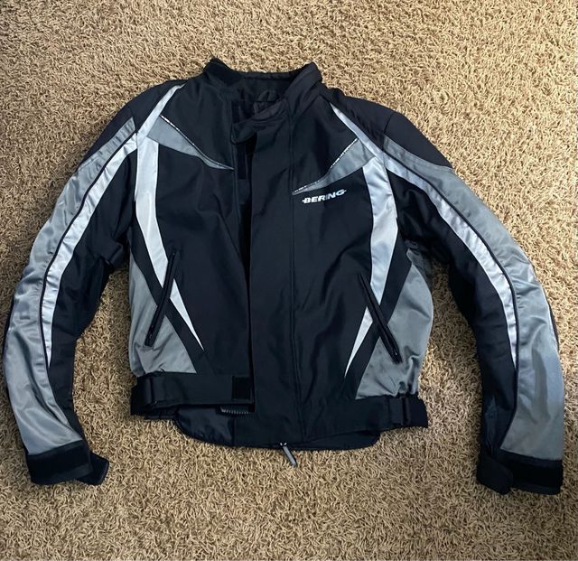 Chaqueta moto con protecciones