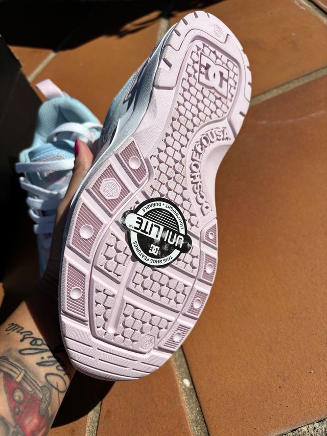 tenis Tribeka celeste y rosa t38 DC Shoes