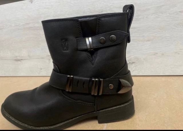 botines negros