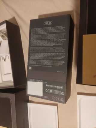 IPhone 8 256 GB scatola