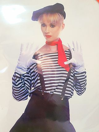 NUEVO DISFRAZ falda latex, guantes, tirantes,gorra