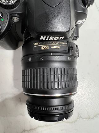 Cámara reflex digital 10.2 MP Nikon D60