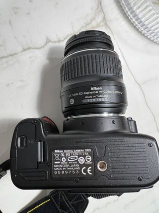 Cámara reflex digital 10.2 MP Nikon D60