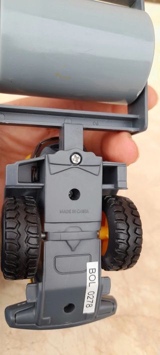 modellino mezzo da lavoro strada